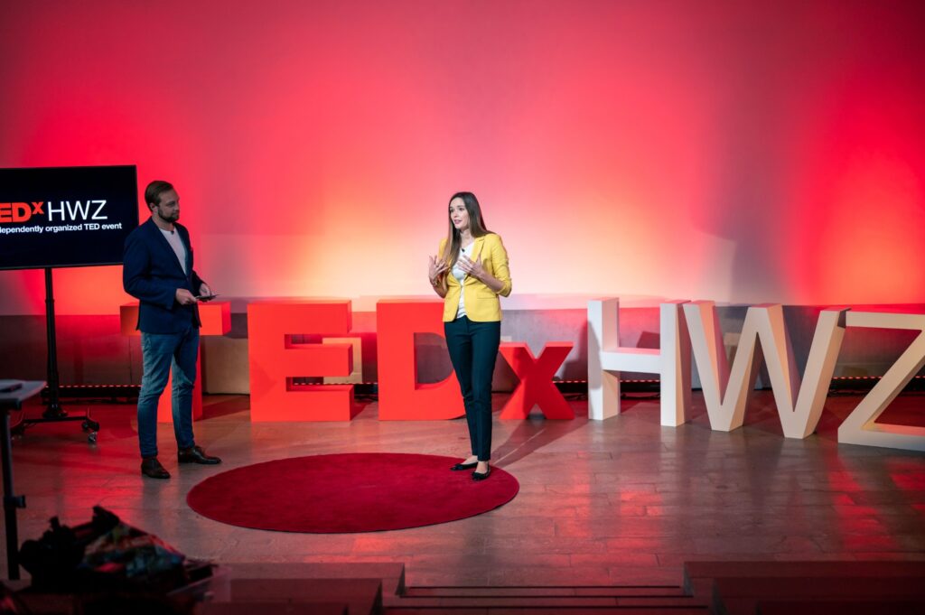 Sunnie bei TEDxHWZ